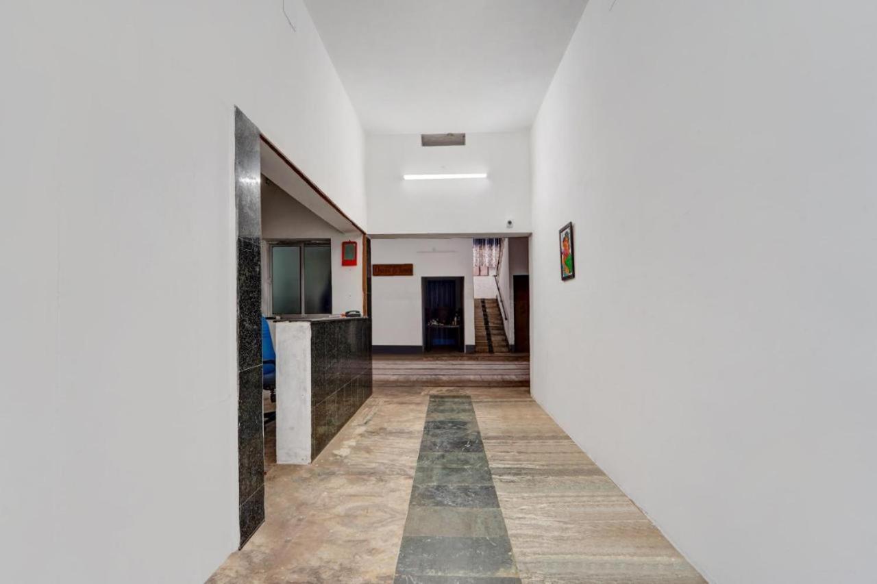 Queen D Tower - By Grands Inn Hospitality Tallākulam エクステリア 写真